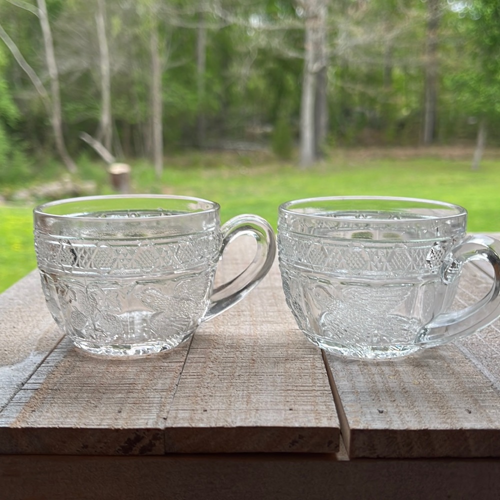 Cute vintage 2 cup set